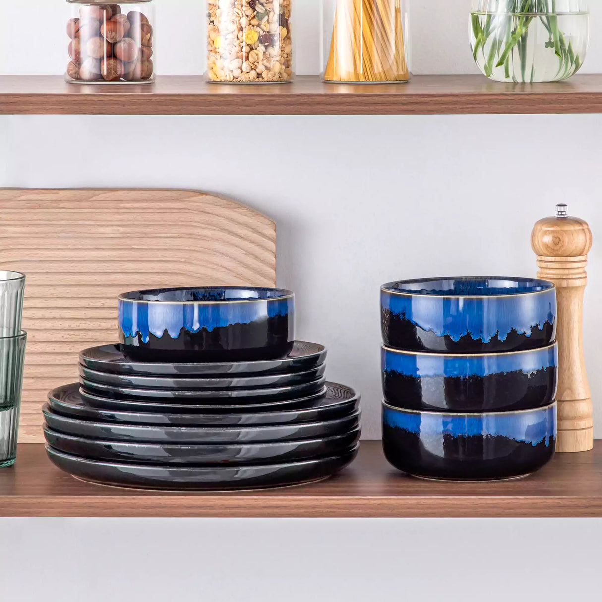 Starry Lipped-Edge 12 Piece Dinnerware Set