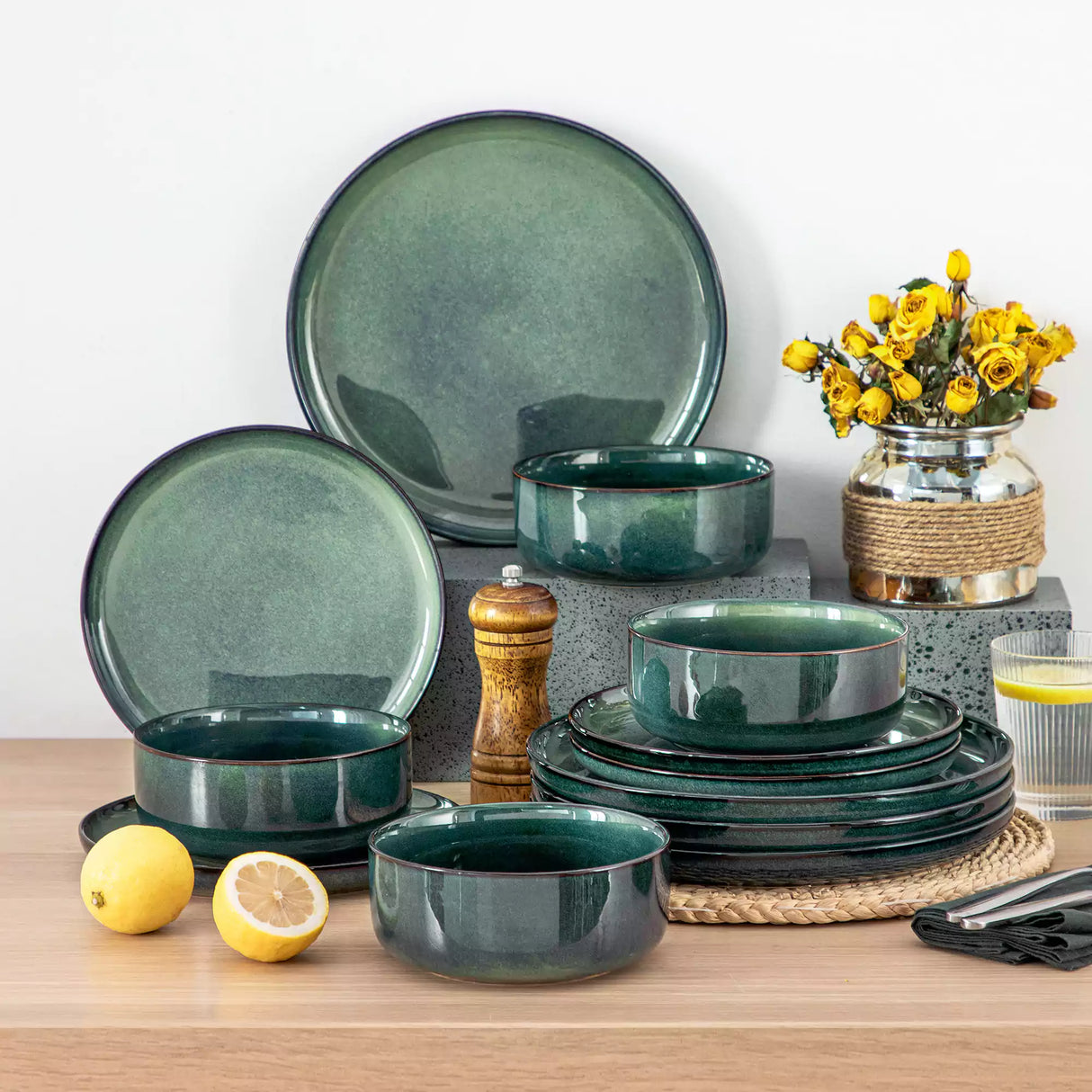 Starry Lipped-Edge 12 Piece Dinnerware Set