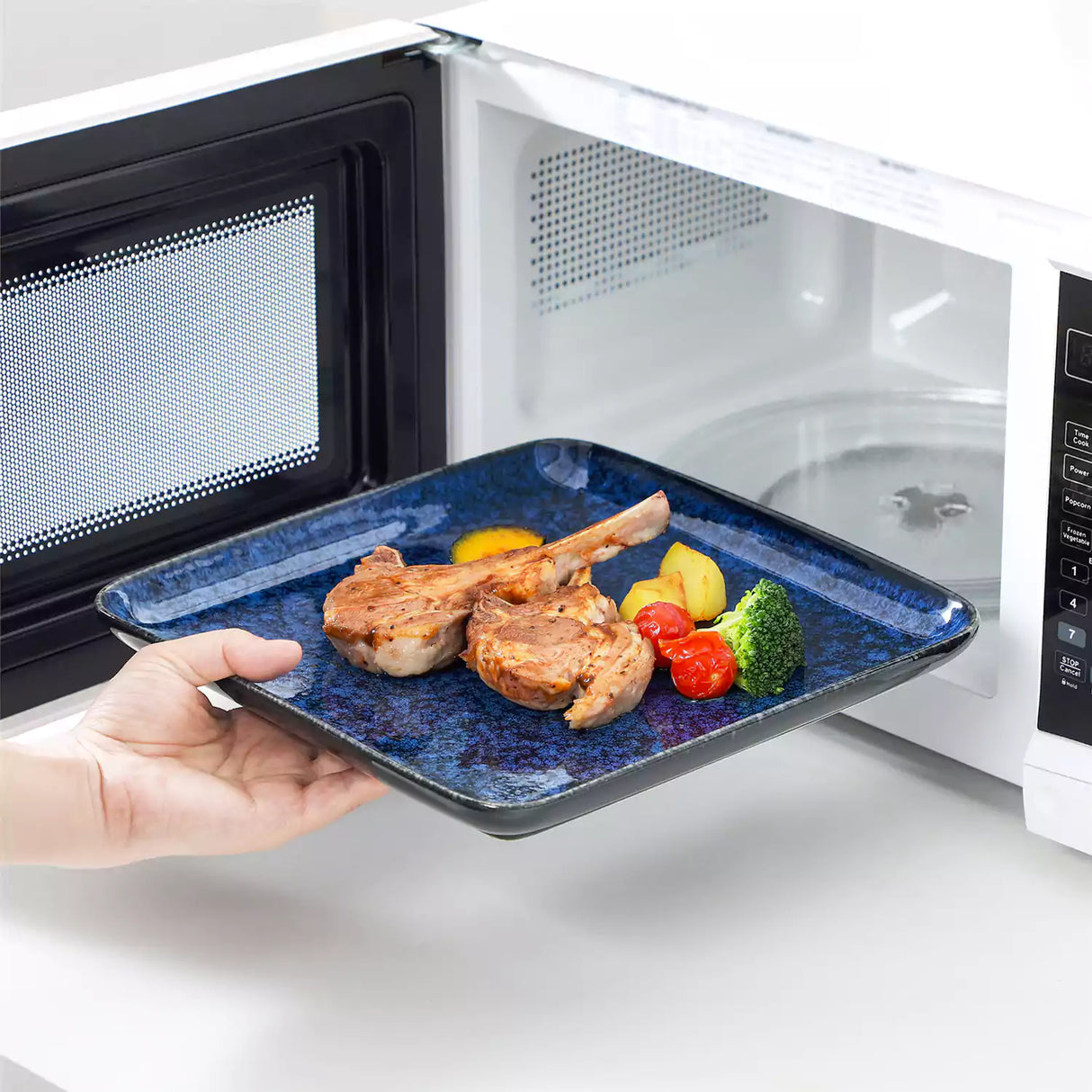 Stern 18 Piece Dinnerware Set