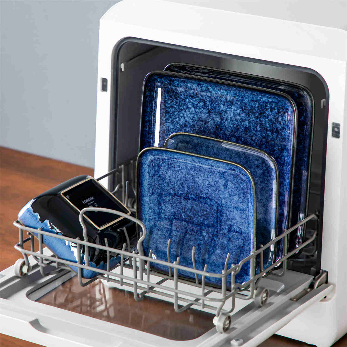 Stern 12 Piece Dinnerware Set