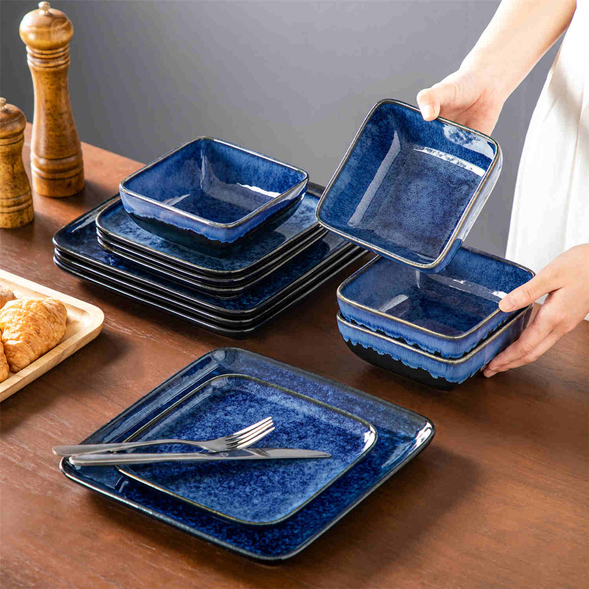 Stern 12 Piece Dinnerware Set