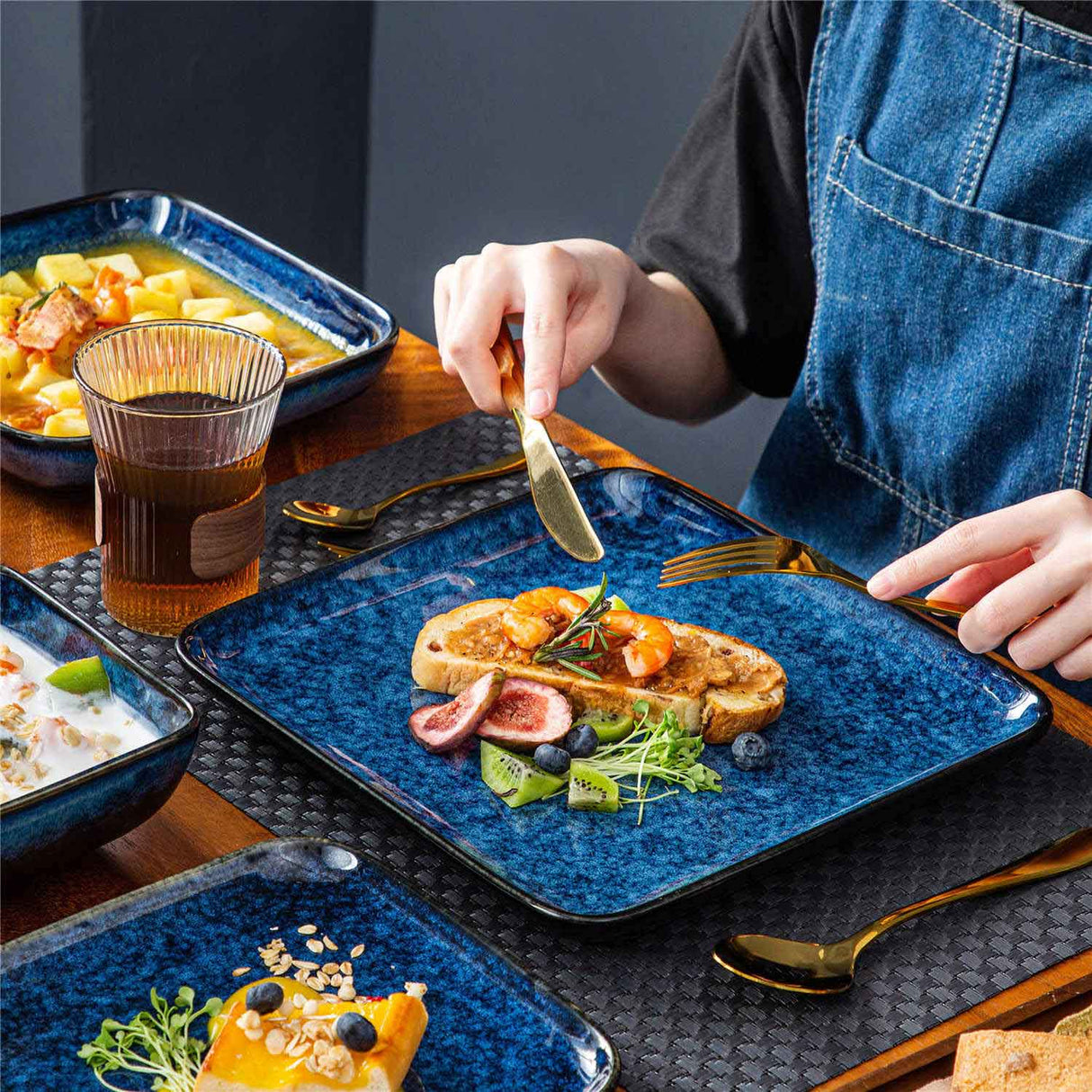 Stern 16 Piece Dinnerware Set