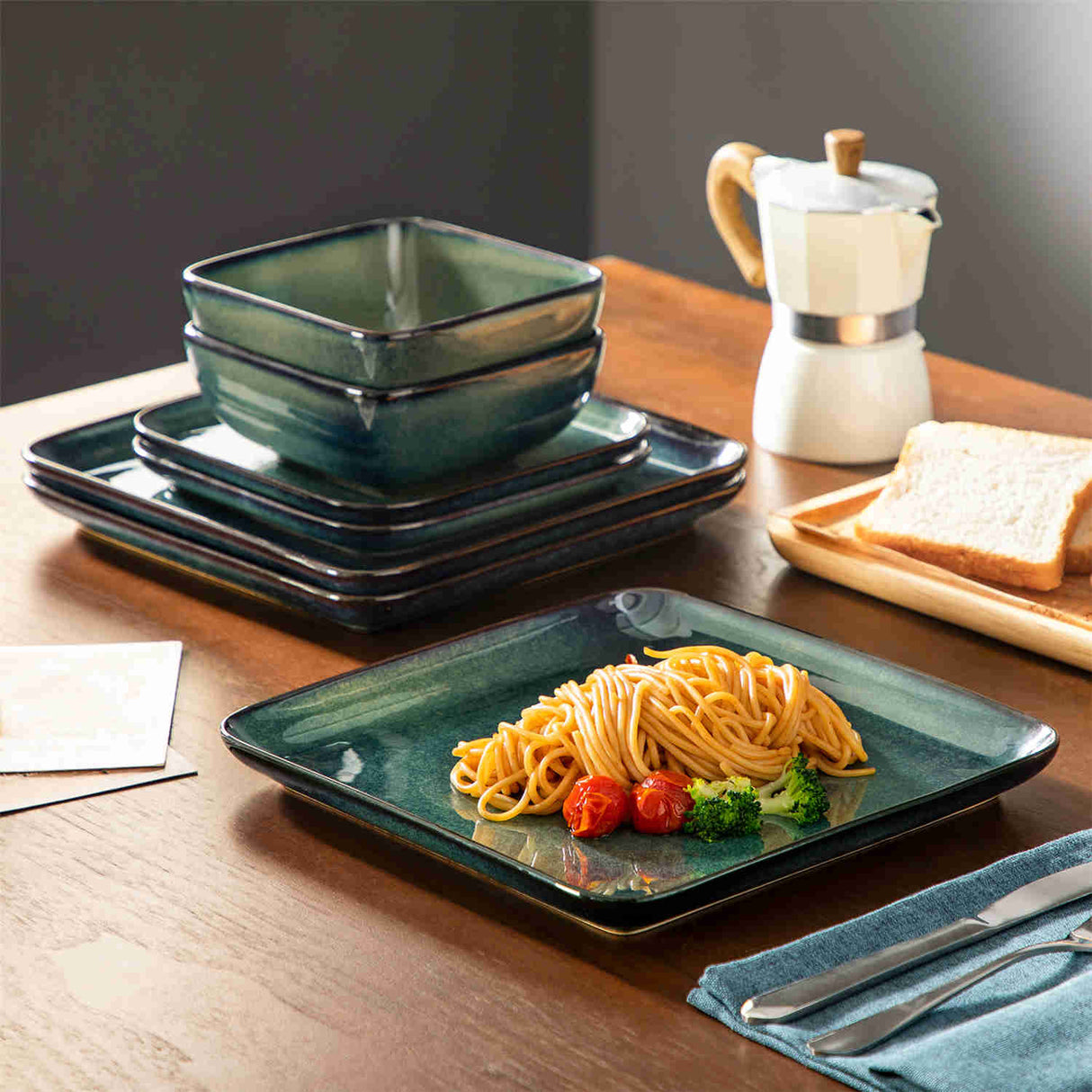 Stern 12 Piece Dinnerware Set