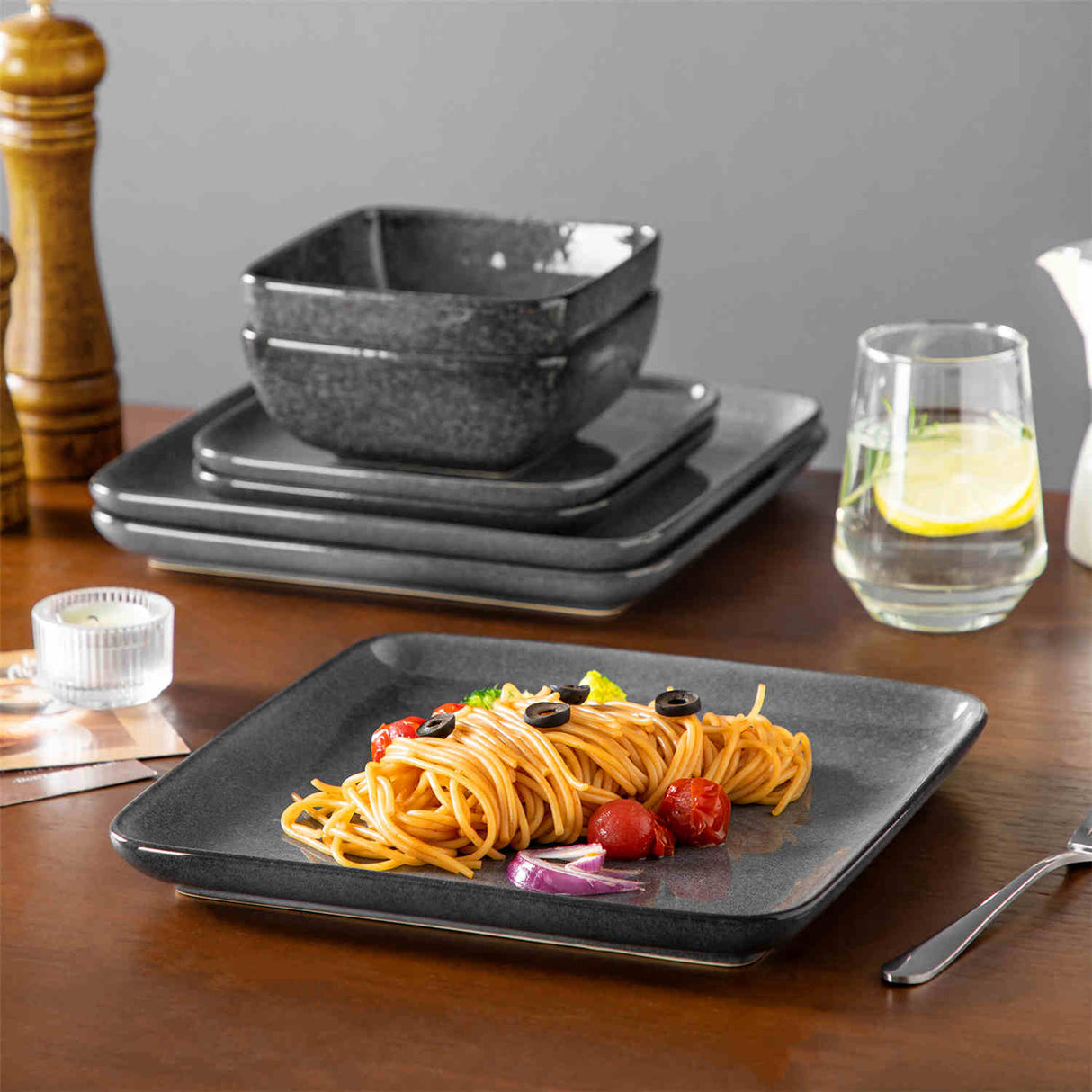 Stern 12 Piece Dinnerware Set