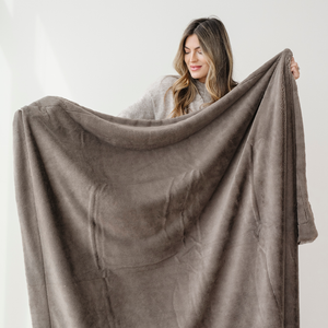 Lush Throw Blankets by Saranoni