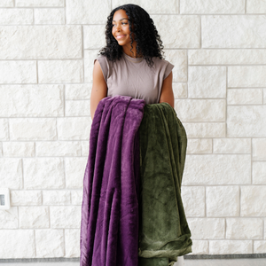 Lush XL Throw Blankets by Saranoni