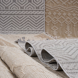 Guros - 8' X 10' Medallion Indoor / Outdoor Area Rug - White / Ivory