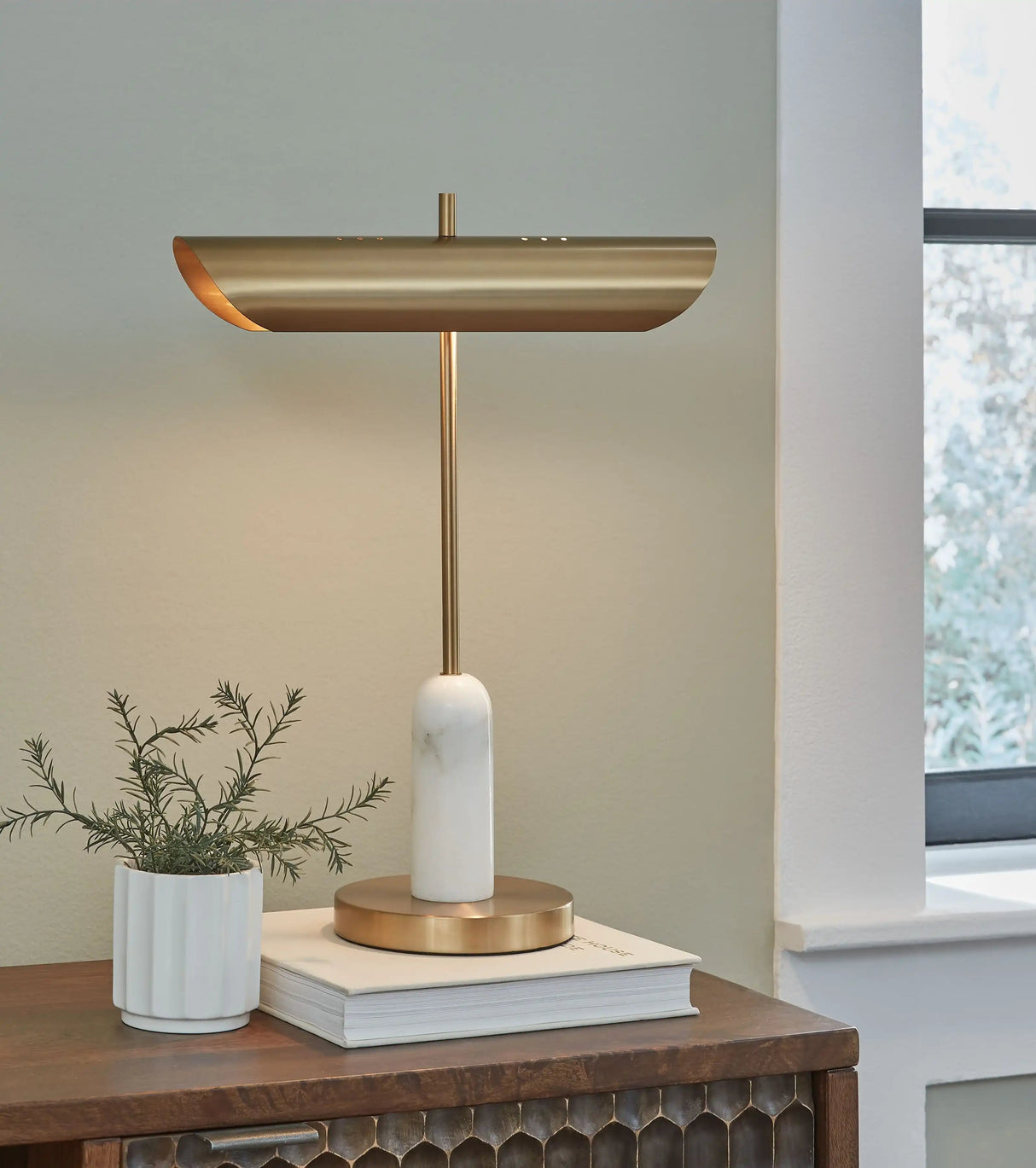 Rowleigh - Marble Desk Lamp - Gold Finish / White - Best Buy Furniture