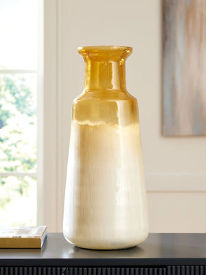 Wynburg - Vase - Best Buy Furniture