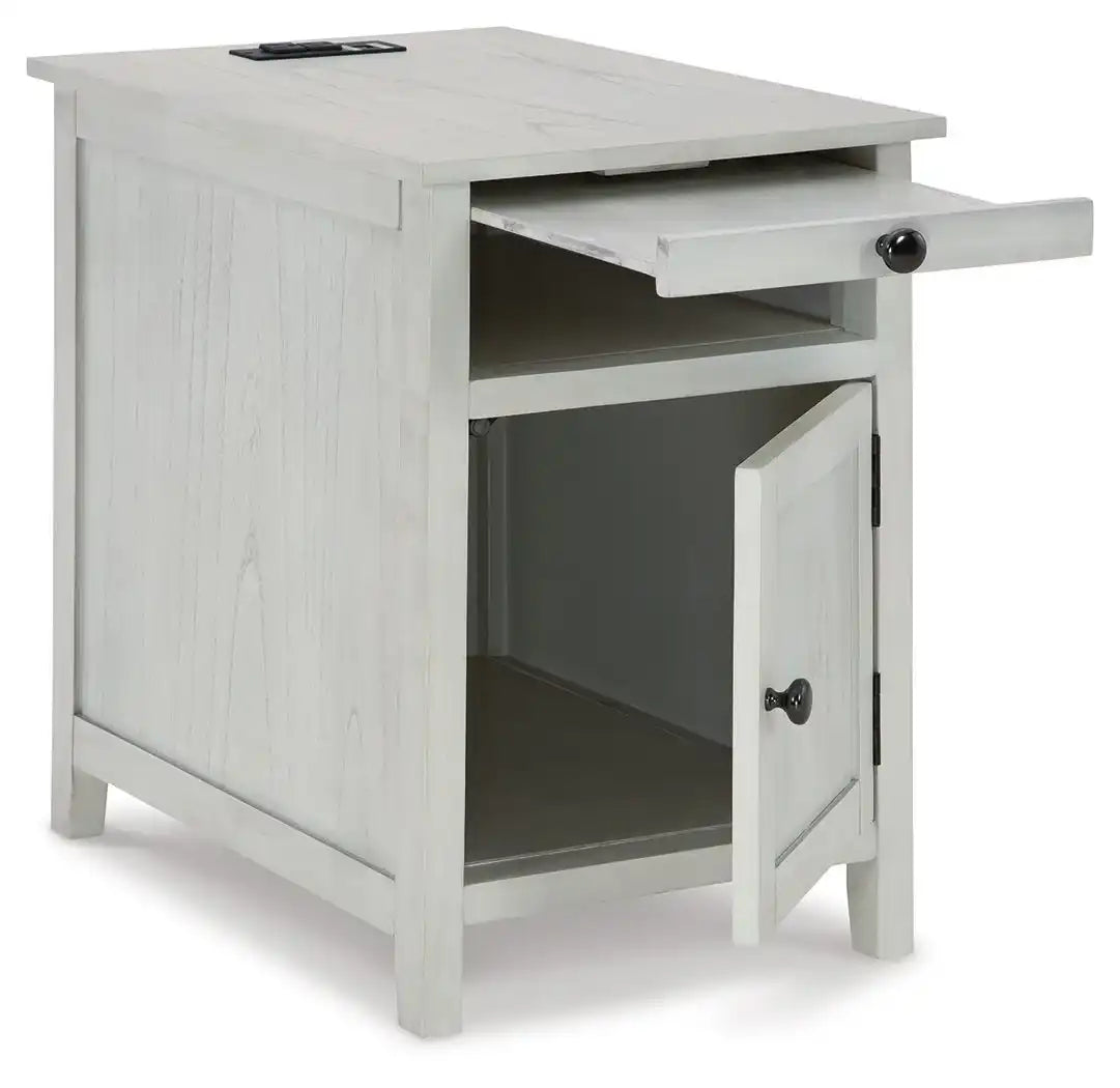 Treytown - Chair Side End Table - Best Buy Furniture