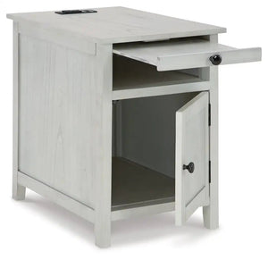 Treytown - Chair Side End Table - Best Buy Furniture