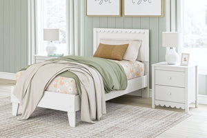 Hallityn - Panel Platform Bed - Best Buy Furniture