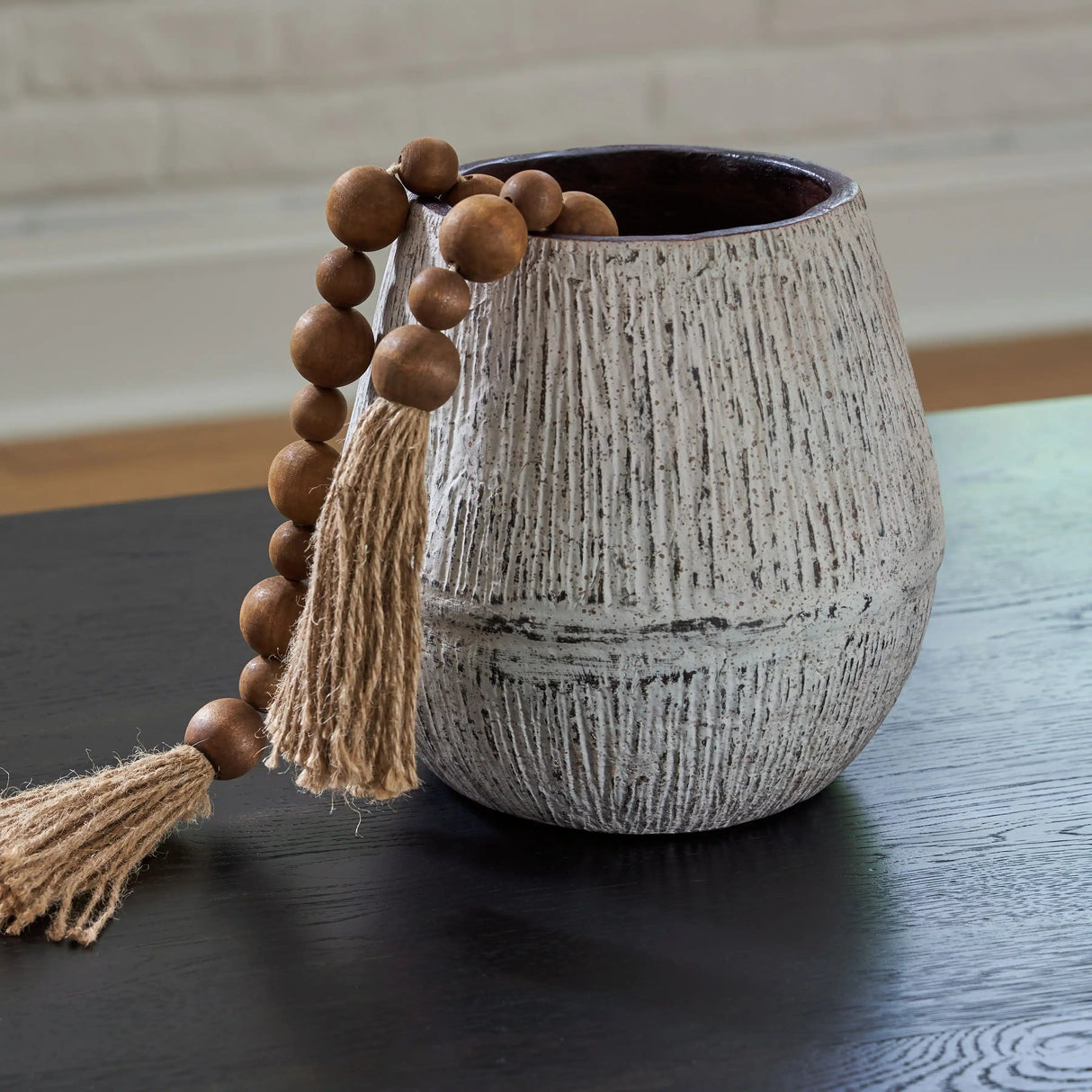 Claymount - Vase - Best Buy Furniture