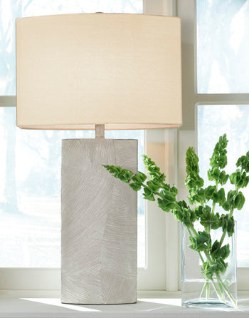 Bradard Poly Table Lamp