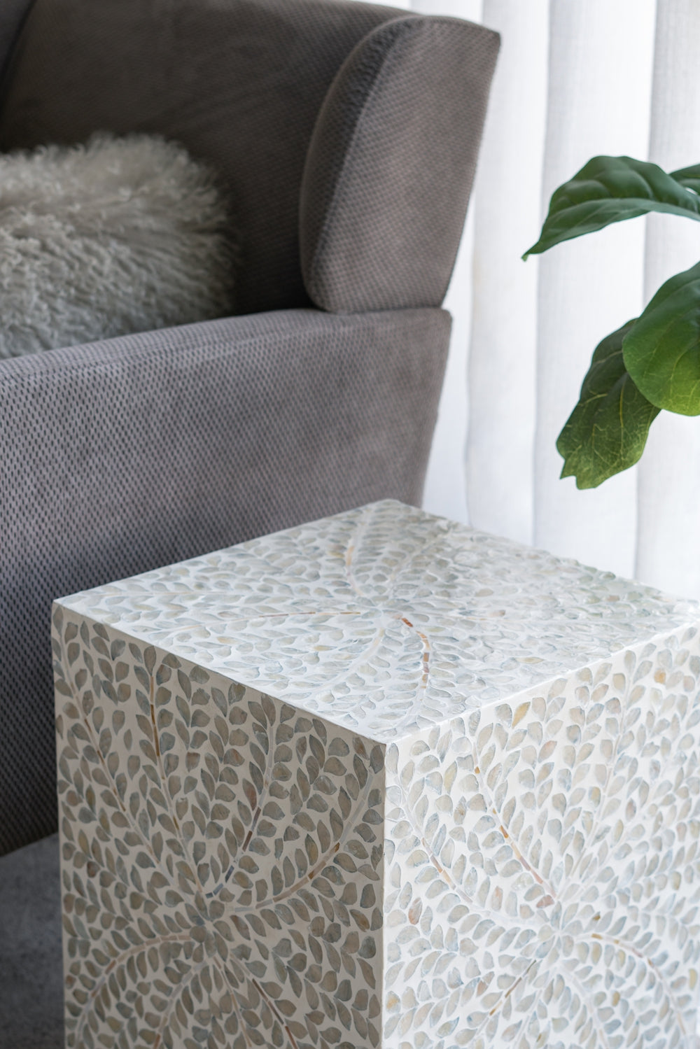 14x14x18" Square Accent Stool with Capiz Shell Finish