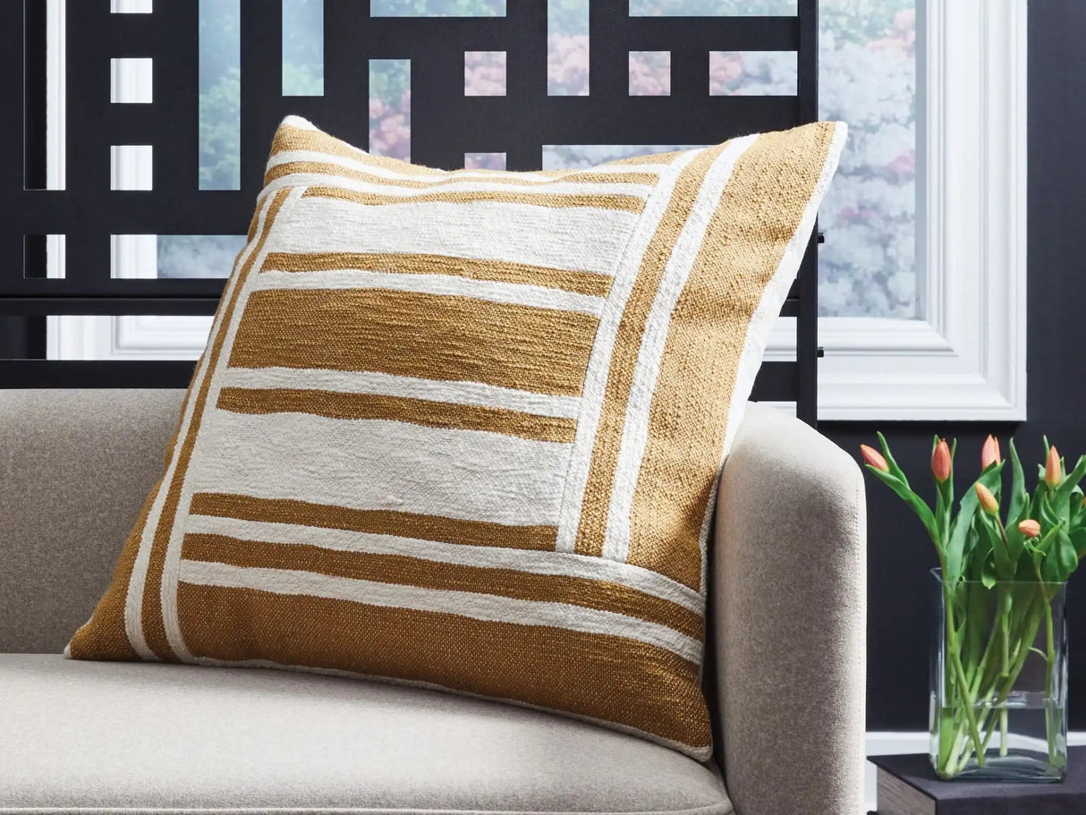 Darrman - Pillow - Best Buy Furniture