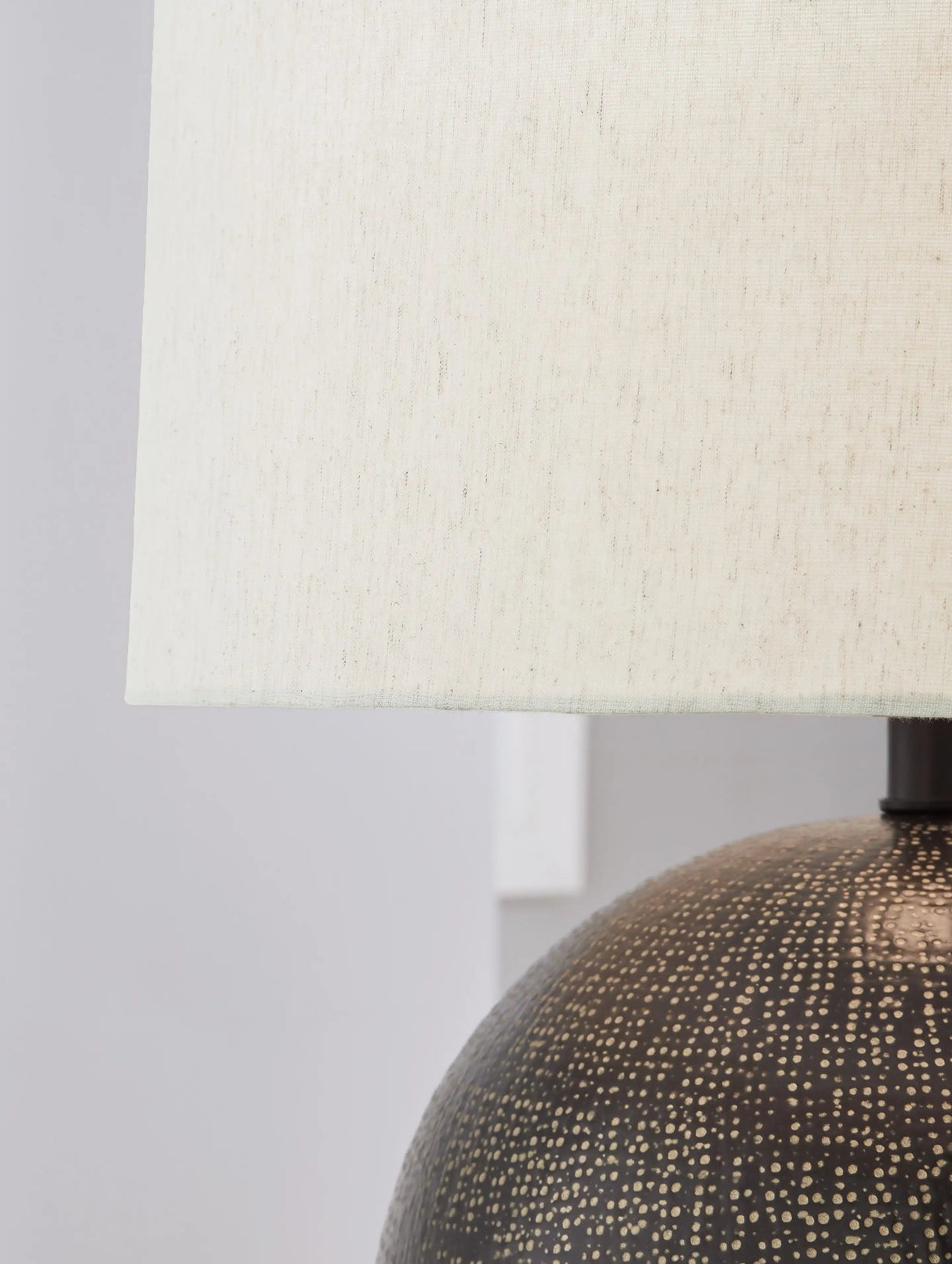 Hambell - Metal Table Lamp - Black / Gold Finish - Best Buy Furniture