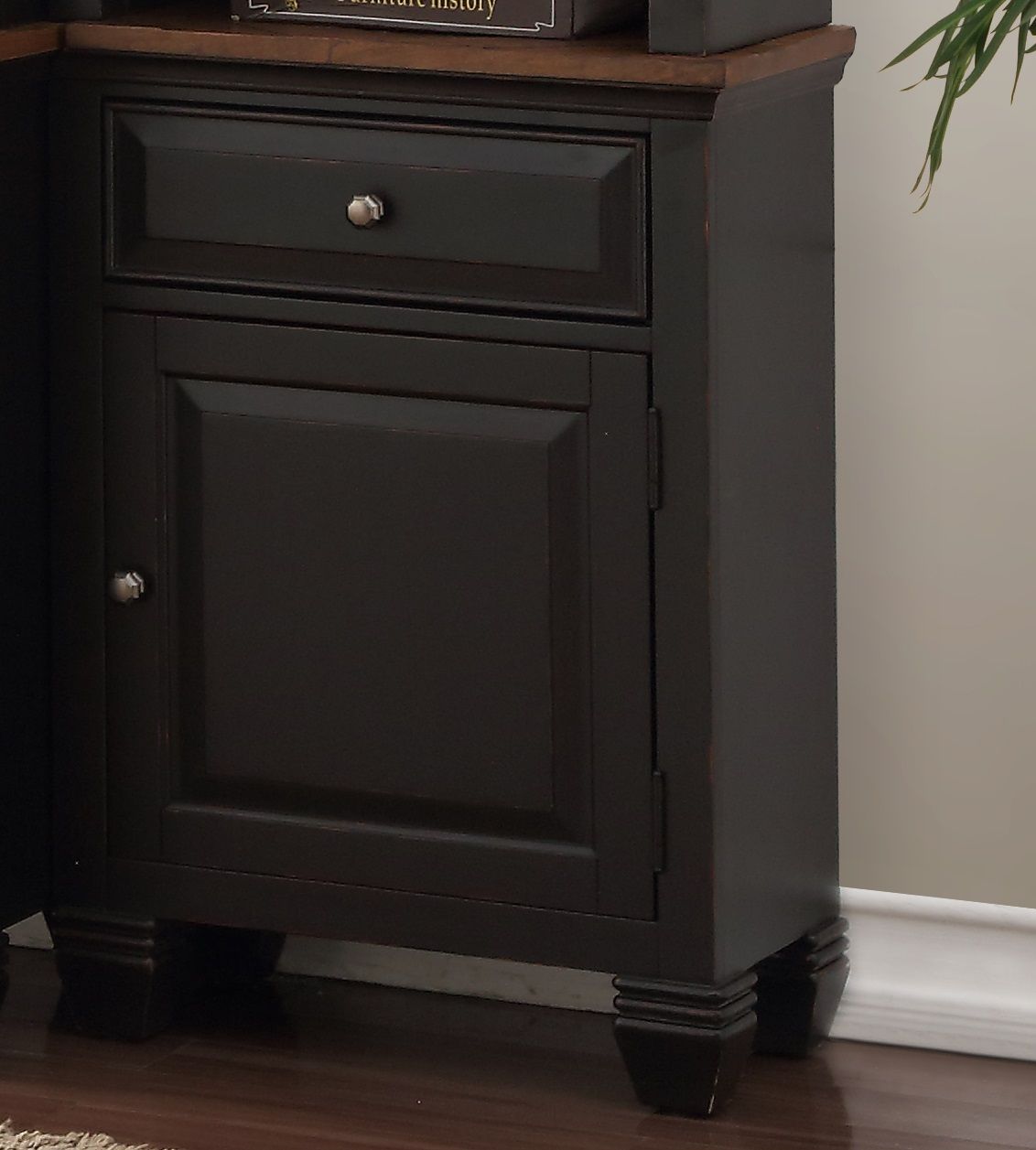 1 Door Pier