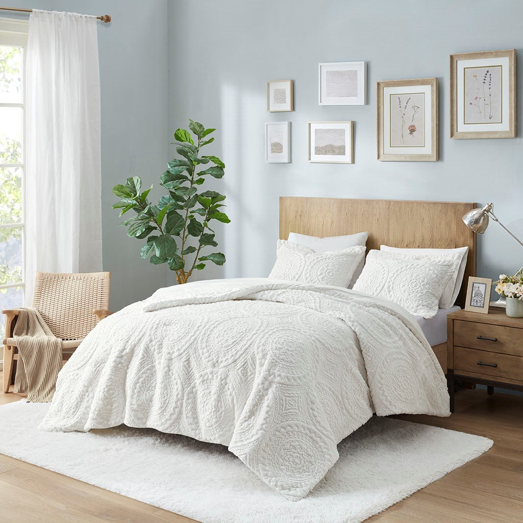 Full/Queen Embroidered Medallion Faux Fur Ultra Plush Comforter Mini Set