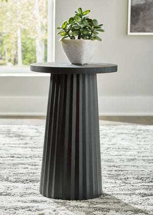 Ceilby - Accent Table - Best Buy Furniture