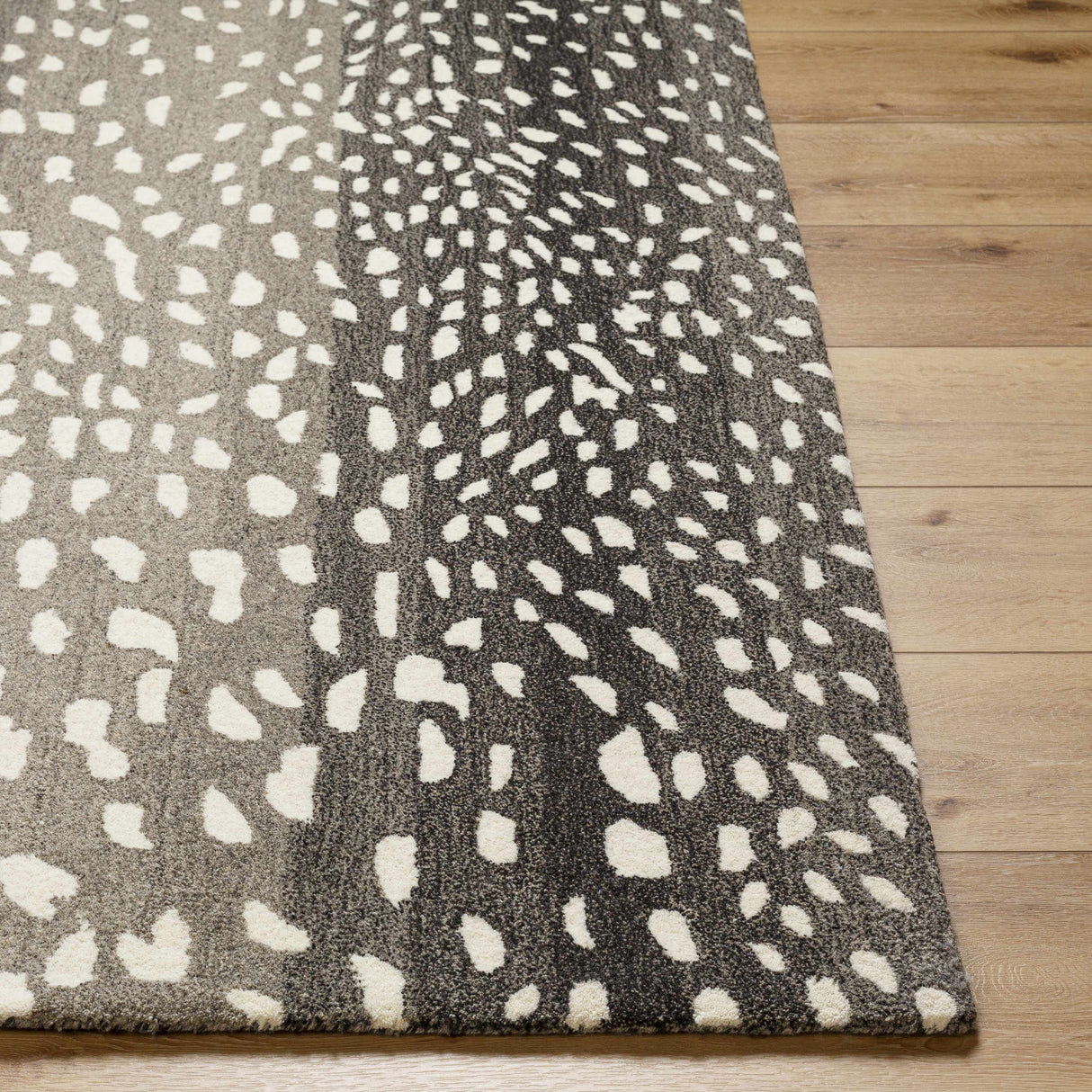 Athena Giraffe Print Wool Rug