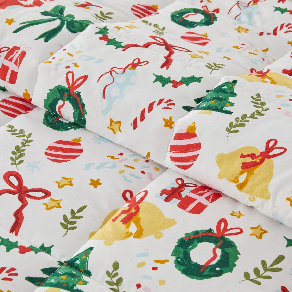 Reversible Christmas Comforter and Sham Set - Holiday Lodge Odette Collection