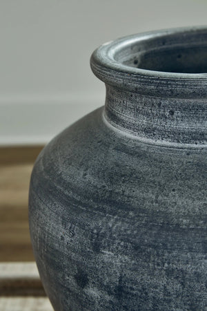 Meadie - 12" Vase - Best Buy Furniture