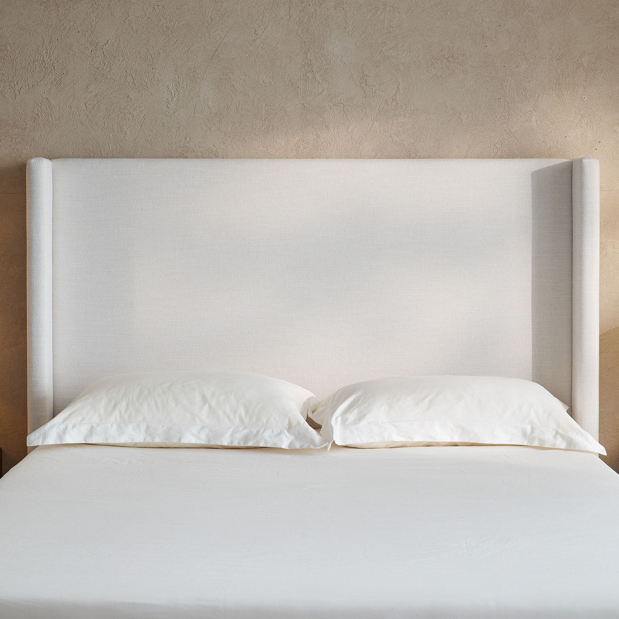 Hosford - Minimalist Upholstered Wingback Bed