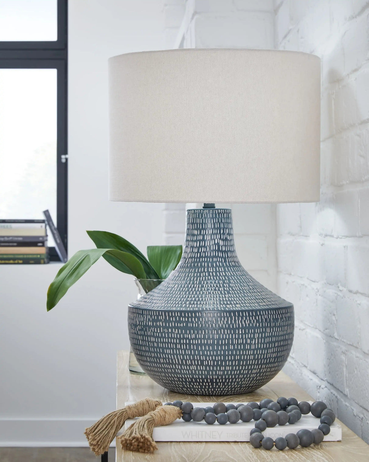 Schylarmont - Metal Table Lamp - Antique Gray / White - Best Buy Furniture