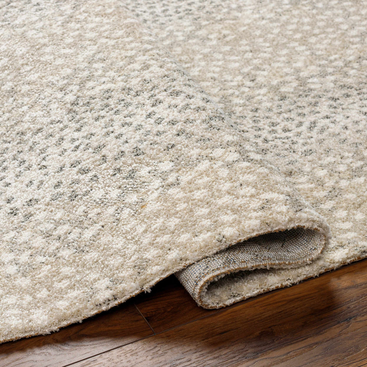 Daiva Luxe Rug