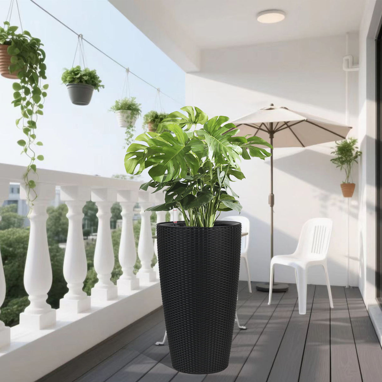 Tall Planters Set With Water Level Monitor And Auto Watering