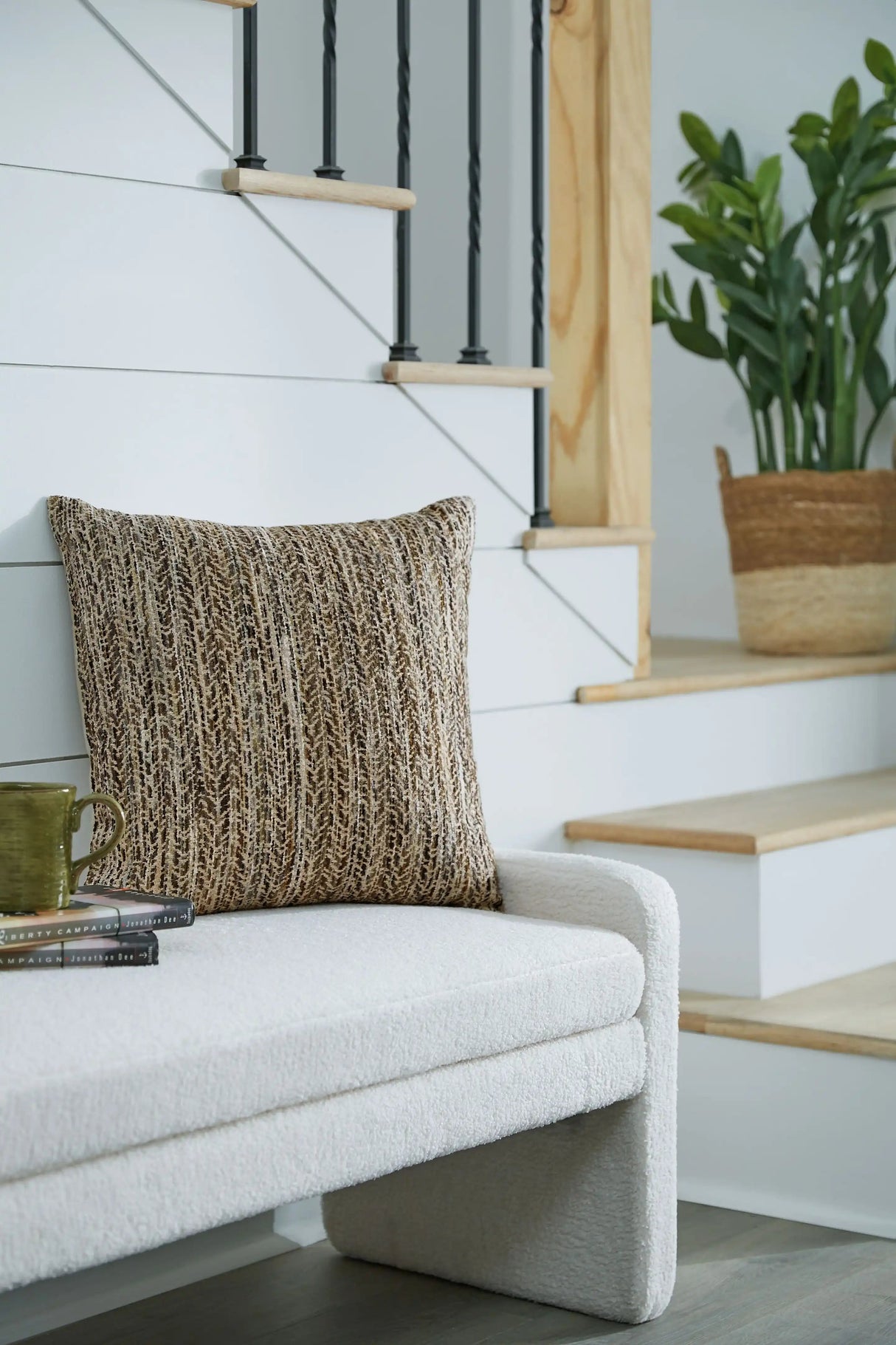 Jayner - Pillow - Best Buy Furniture