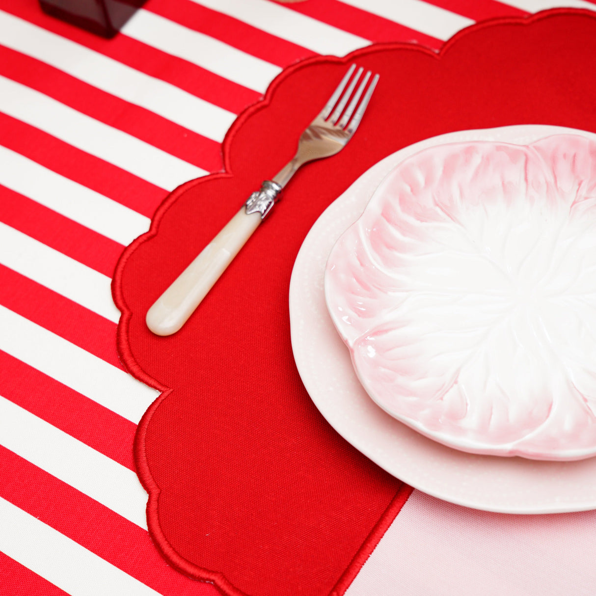 Duality Pink Red Scalloped Fabric Placemat