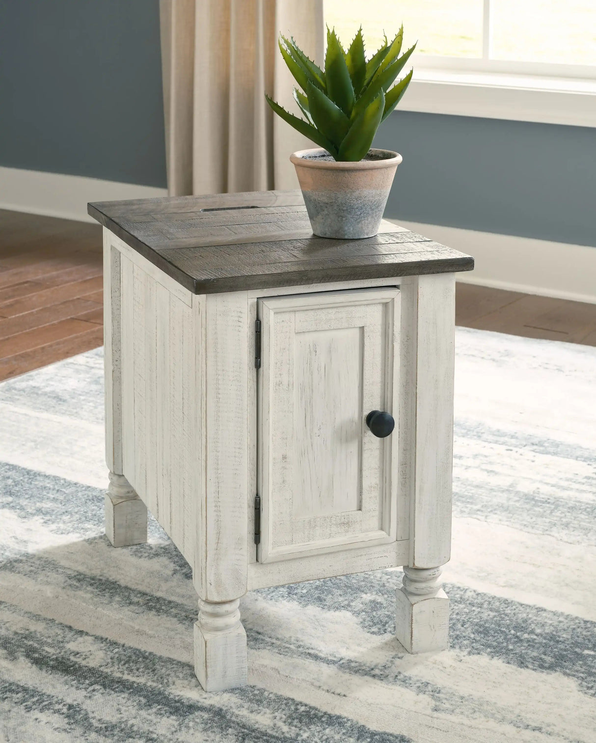 Havalance - Chair Side End Table - White / Gray - Best Buy Furniture