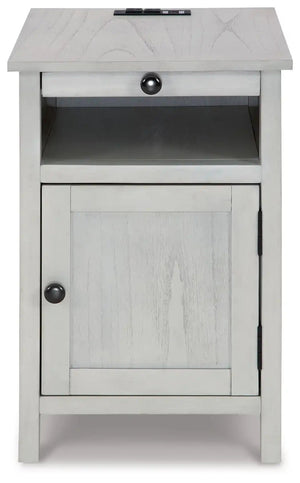 Treytown - Chair Side End Table - Best Buy Furniture