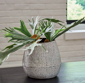 Claymount - Vase - Best Buy Furniture