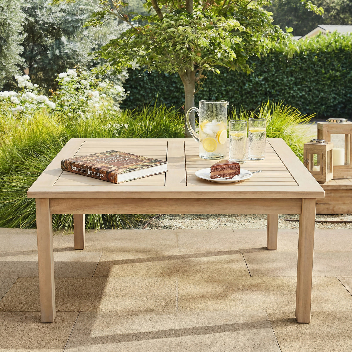 Perla Coffee Table in Light White