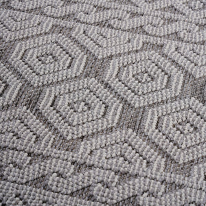 Guros - 8' X 10' Geometric Indoor / Outdoor Area Rug - Gray / White