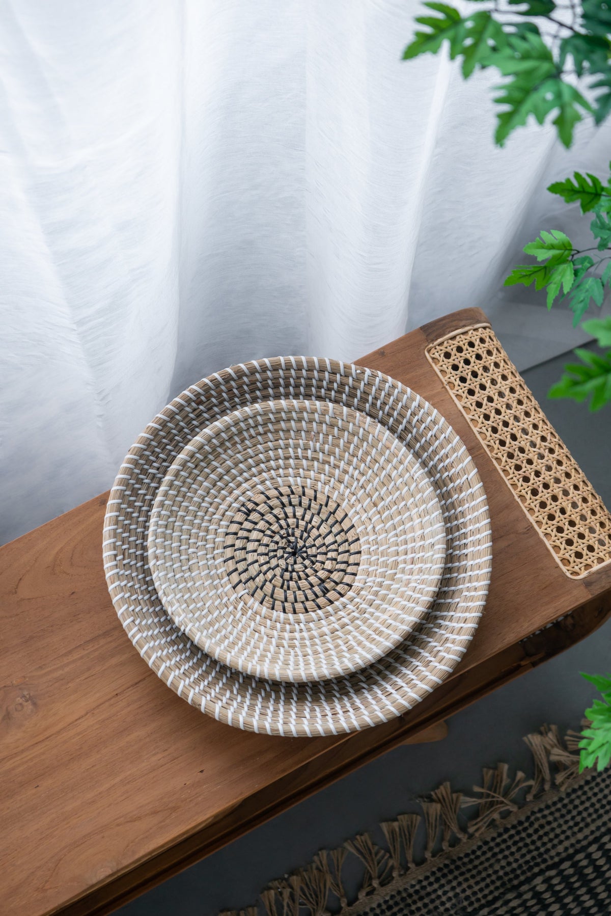EVERGREEN DECOR Kira Woven Seagrass Bowls Set of 2 with Two-Tone Finish - view 2