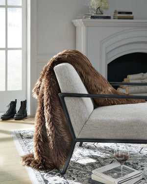 Bellethrone - Throw - Best Buy Furniture