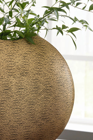 Iansboro - Vase - Best Buy Furniture