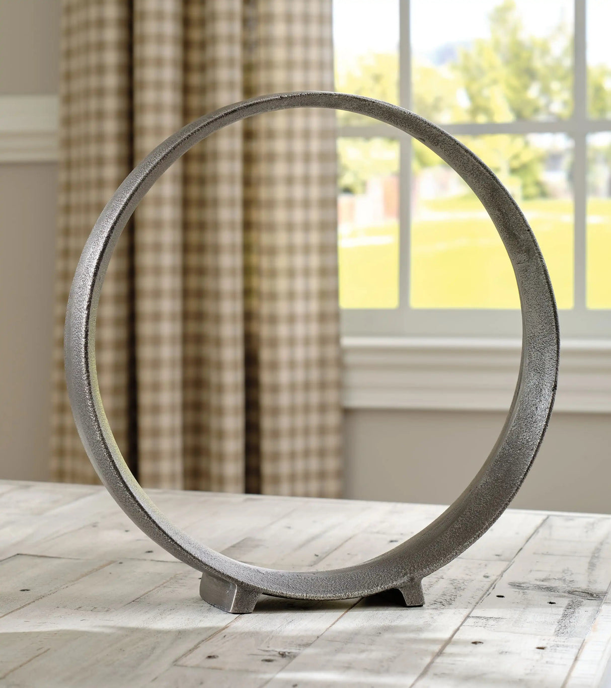 Ryandale - Sculpture - Best Buy Furniture