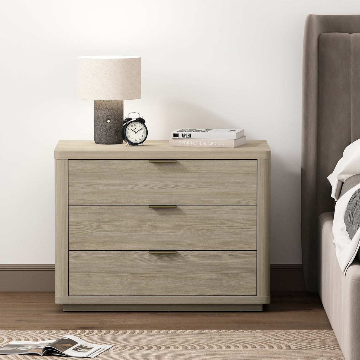 Evelyn 32" Nightstand