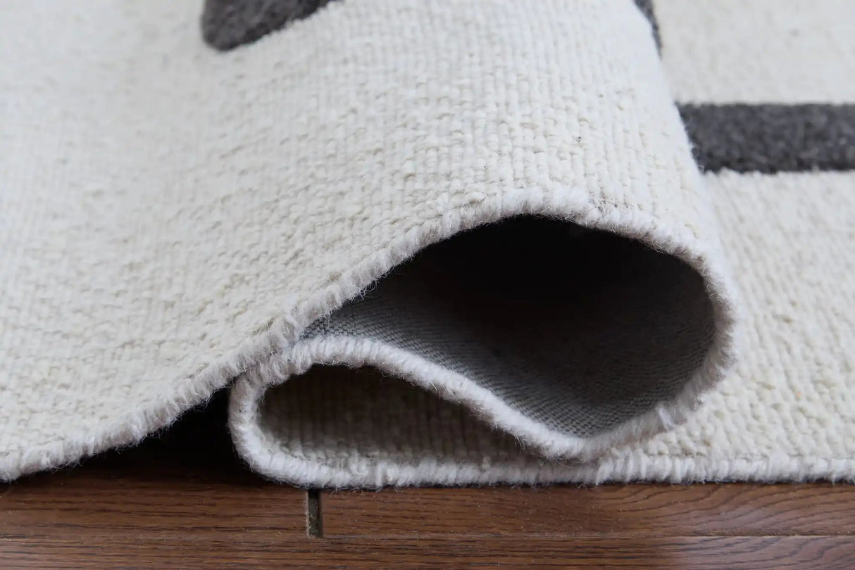 Davismour - Rug - Best Buy Furniture