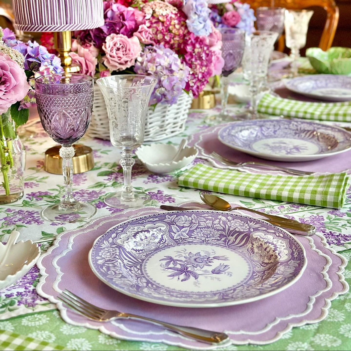 GRATITUDE LILA ROUND FABRIC PLACEMAT