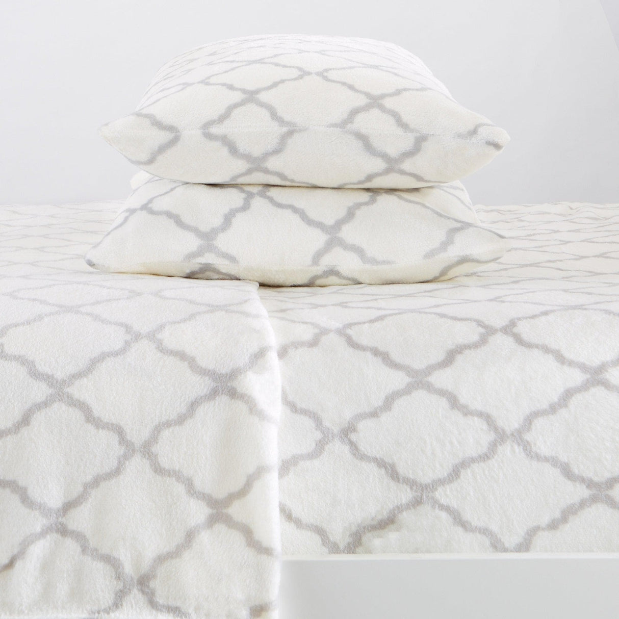 4-Piece Printed Plush Sheet - Velvet Luxe Lattice Collection