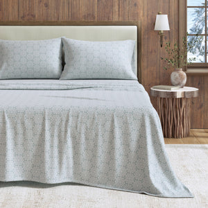 Great Bay Home Turkish Cotton Flannel Sheet in Snowflake - Mosaic Blue