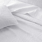 3-Piece Oversized Medallion Quilt Set - Clara Collection