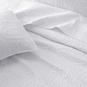 3-Piece Oversized Medallion Quilt Set - Clara Collection