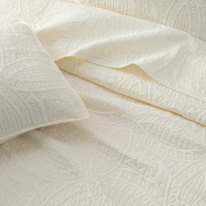 3-Piece Oversized Medallion Quilt Set - Clara Collection
